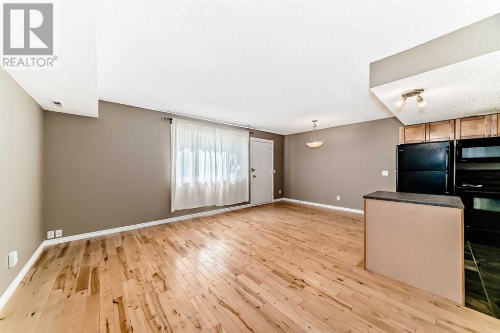 Single Family House for Sale in    Street SW St Andrews Heights Calgary 