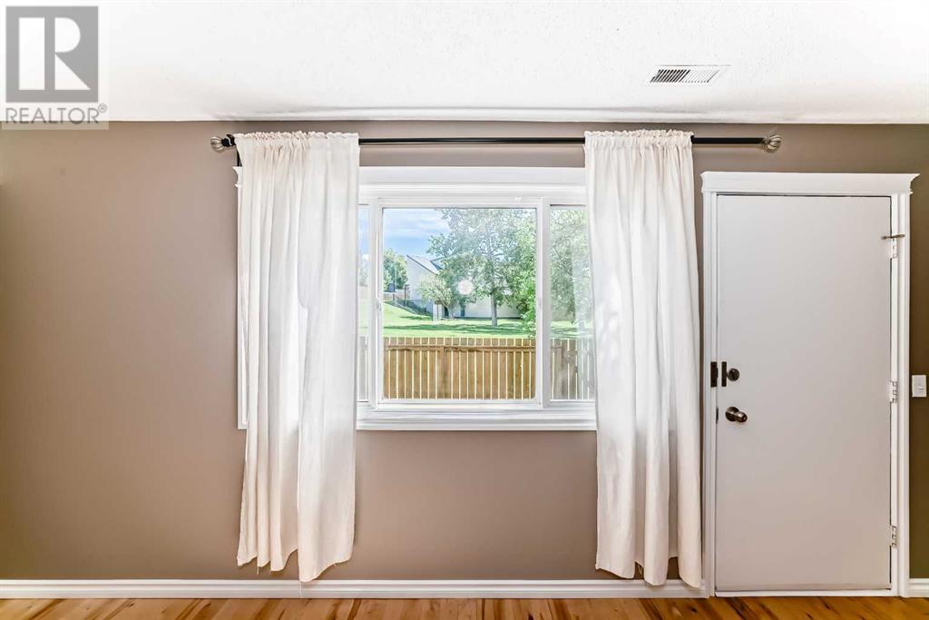 Single Family House for Sale in    Street SW St Andrews Heights Calgary 