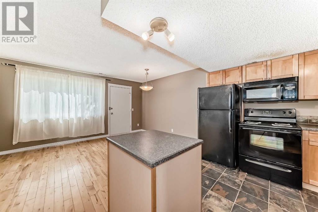 Single Family House for Sale in    Street SW St Andrews Heights Calgary 