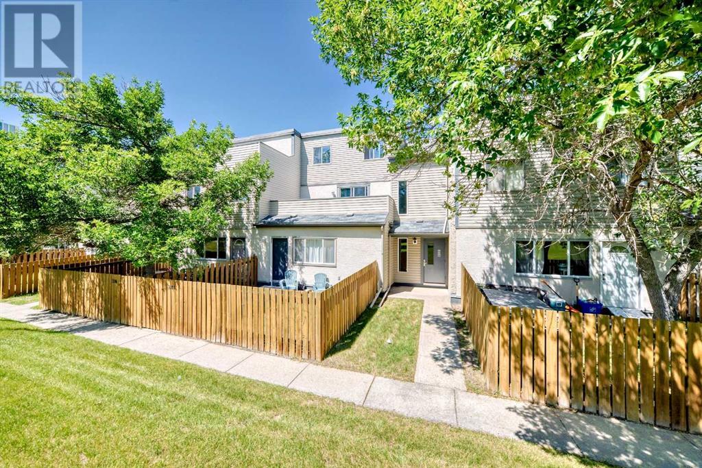 Single Family House for Sale in    Street SW St Andrews Heights Calgary 