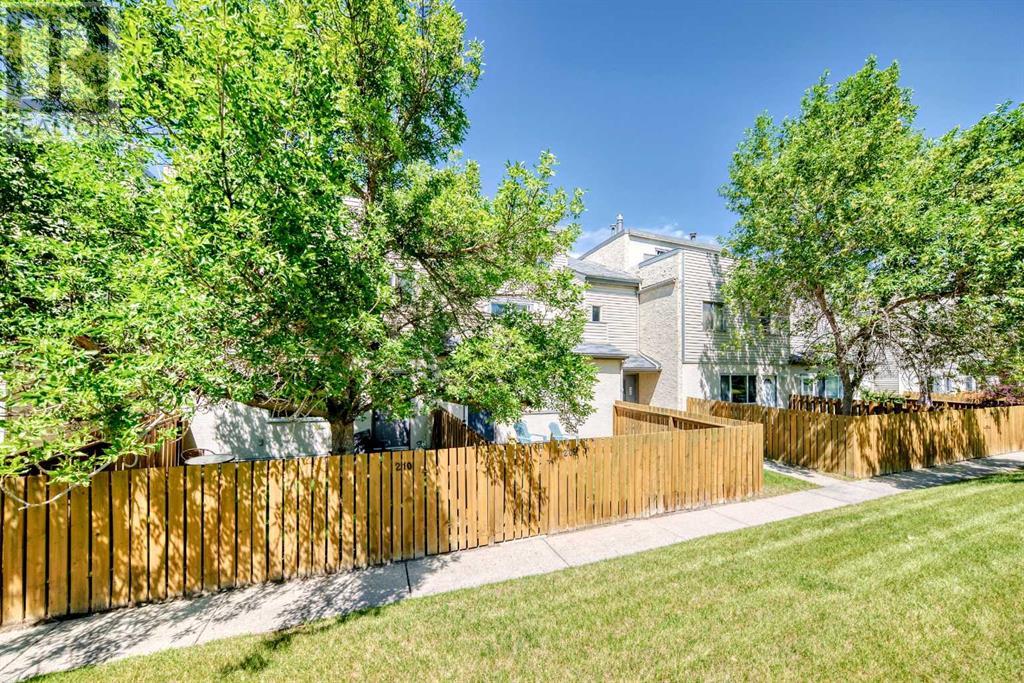Single Family House for Sale in    Street SW St Andrews Heights Calgary 