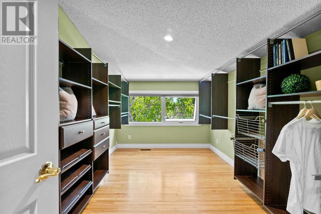 Single Family House for Sale in  Willowfern Drive SE Willow Park Calgary 