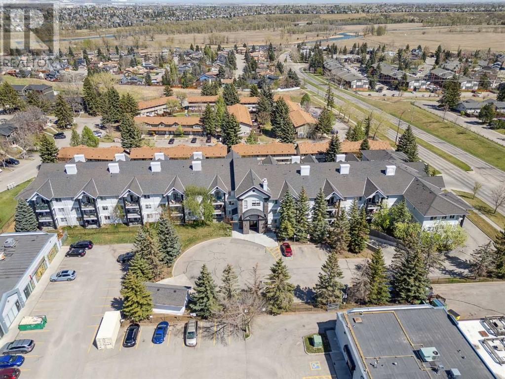 Single Family House for Sale in   Canyon Meadows Drive SE Queensland Calgary 