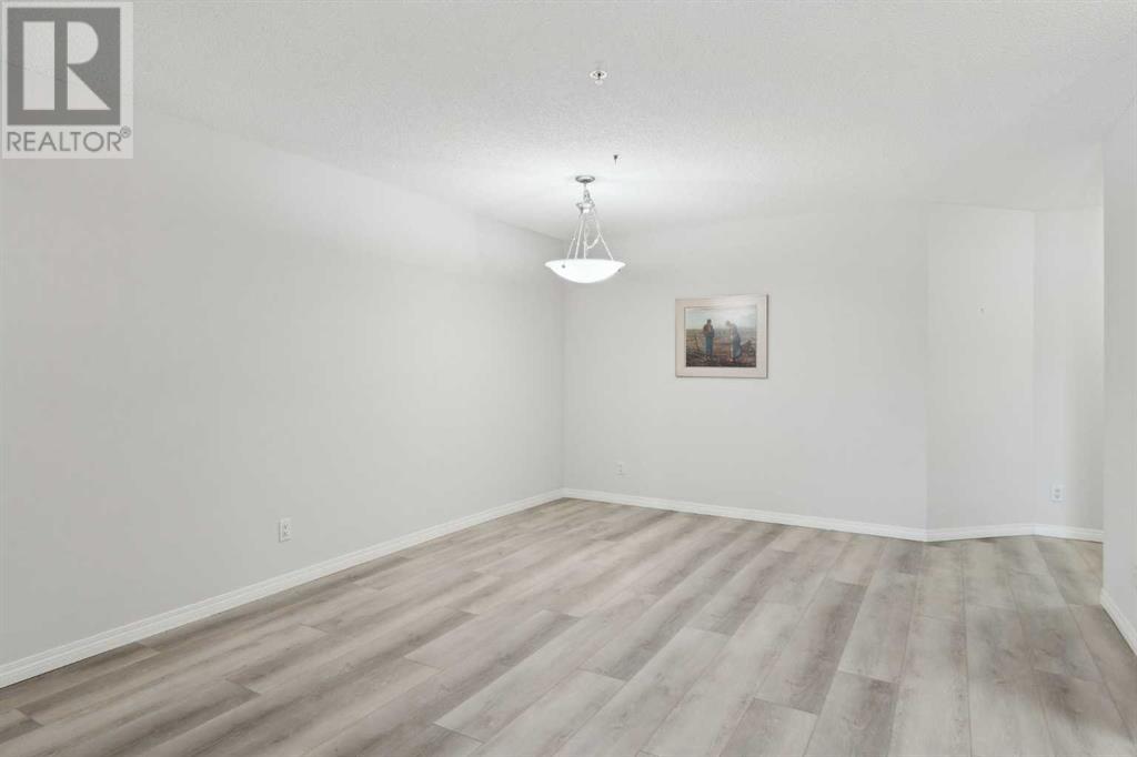 Single Family House for Sale in   Canyon Meadows Drive SE Queensland Calgary 