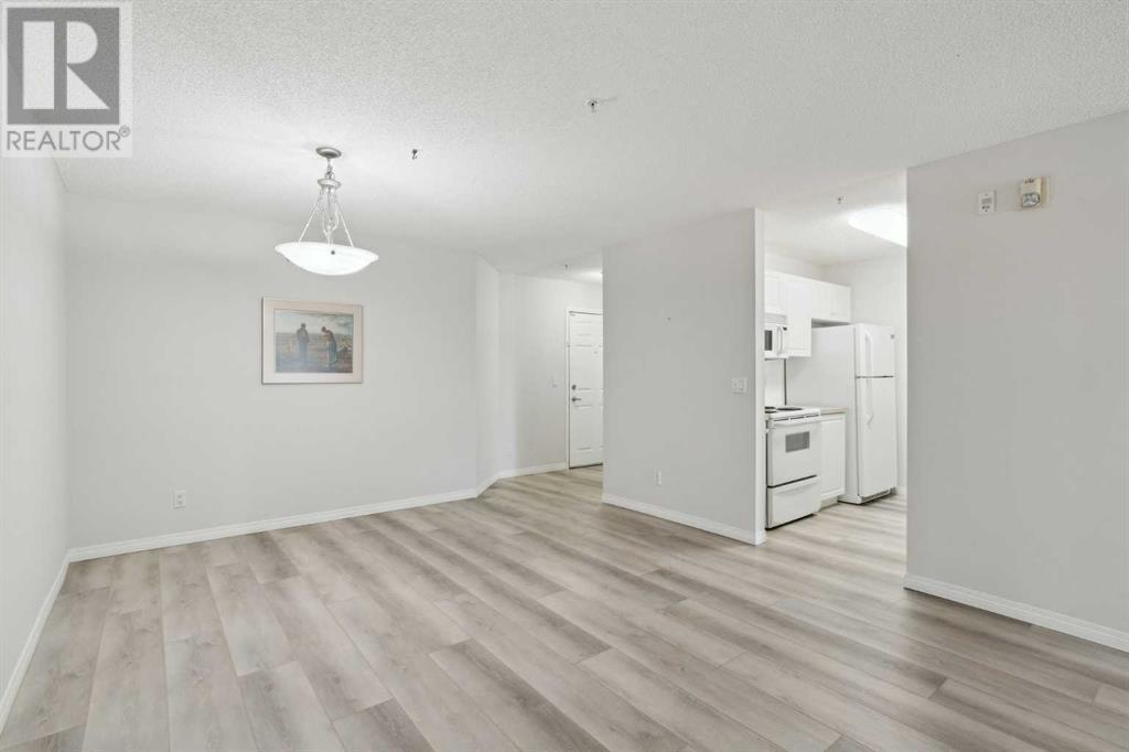 Single Family House for Sale in   Canyon Meadows Drive SE Queensland Calgary 