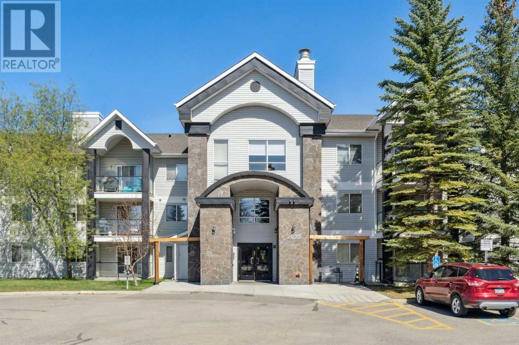 Single Family House for Sale in   Canyon Meadows Drive SE Queensland Calgary 