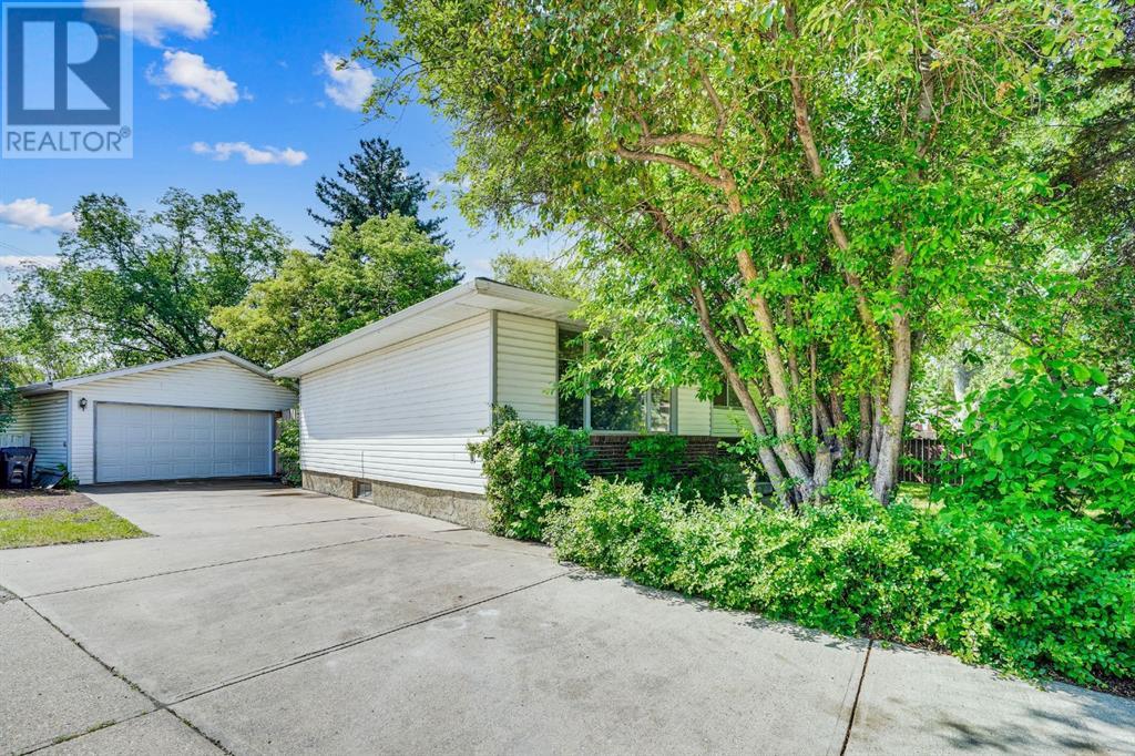 Single Family House Bungalow for Sale in  Lysander Drive SE Ogden Calgary 