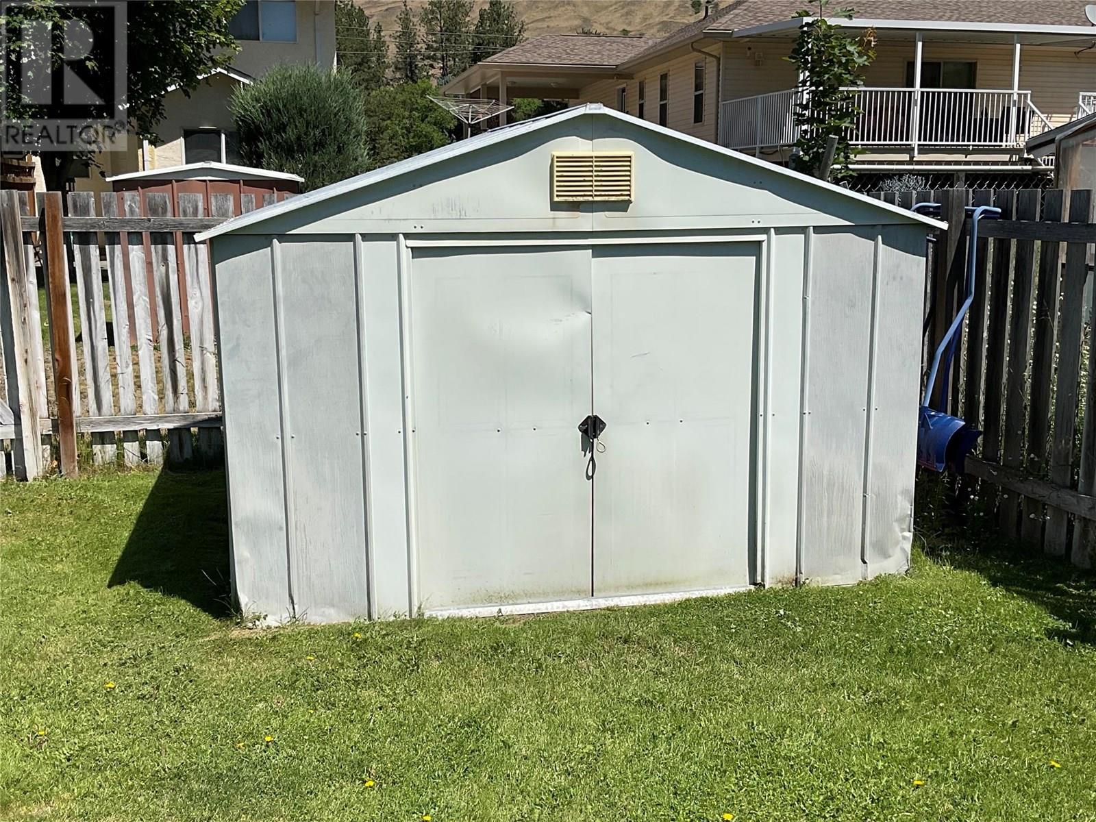 431 Hartland Avenue, Midway