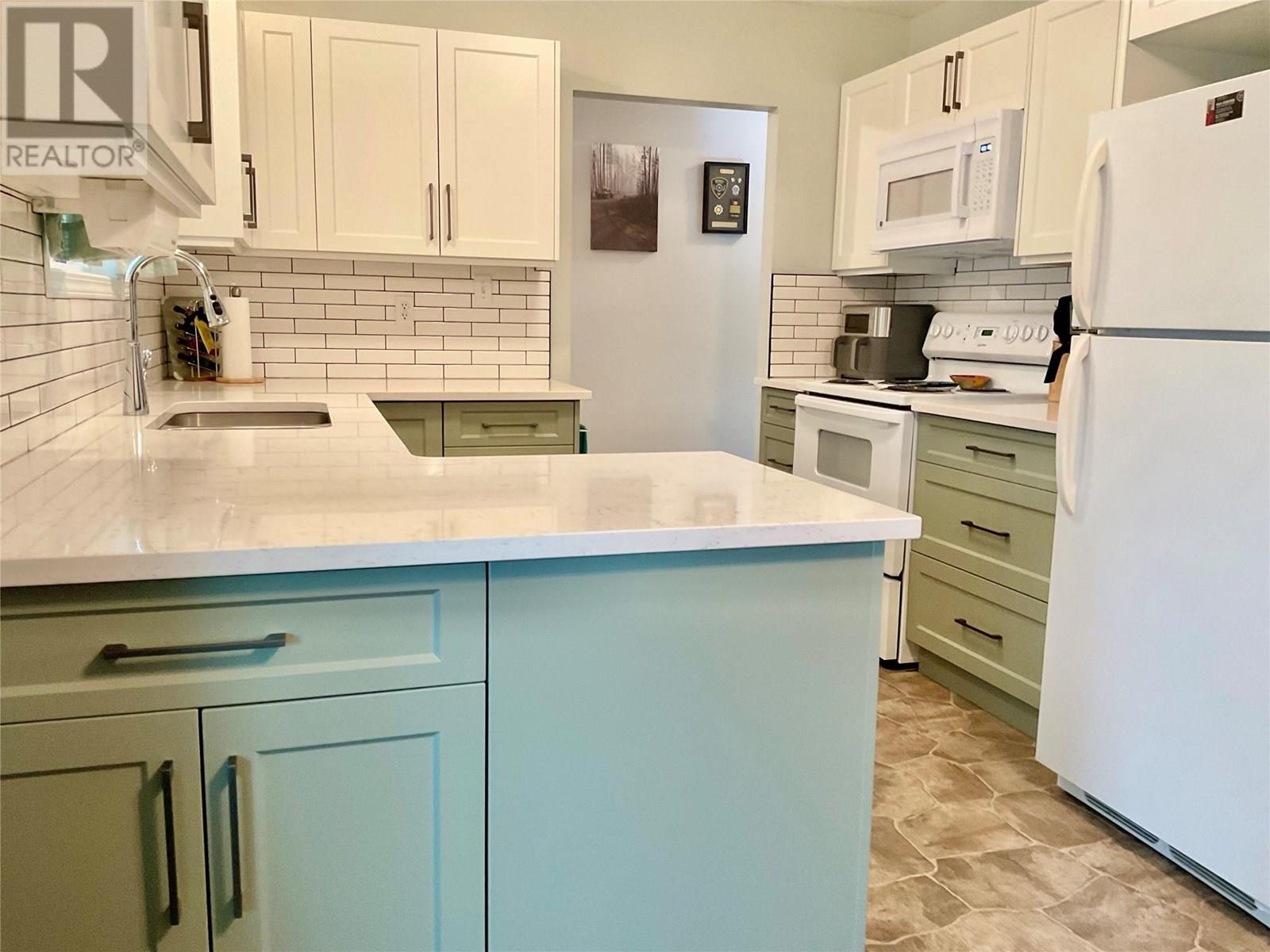 431 Hartland Avenue, Midway