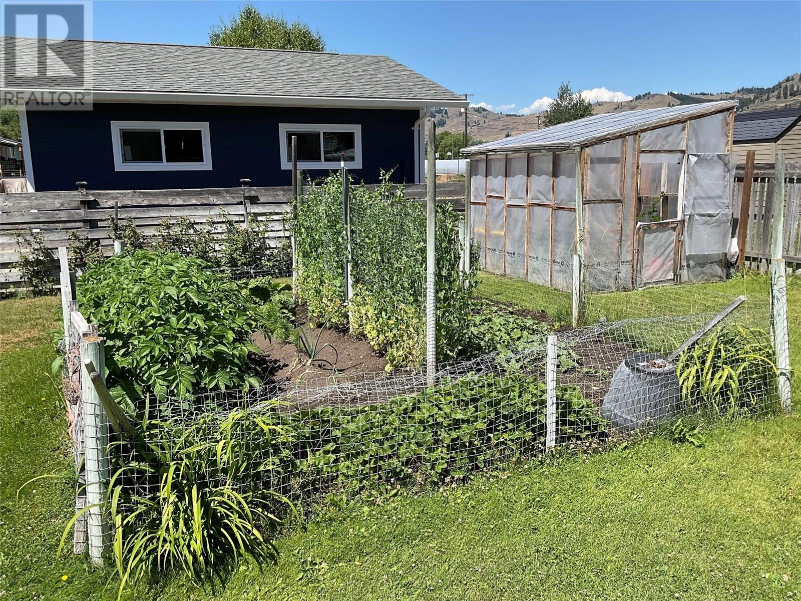 431 Hartland Avenue, Midway