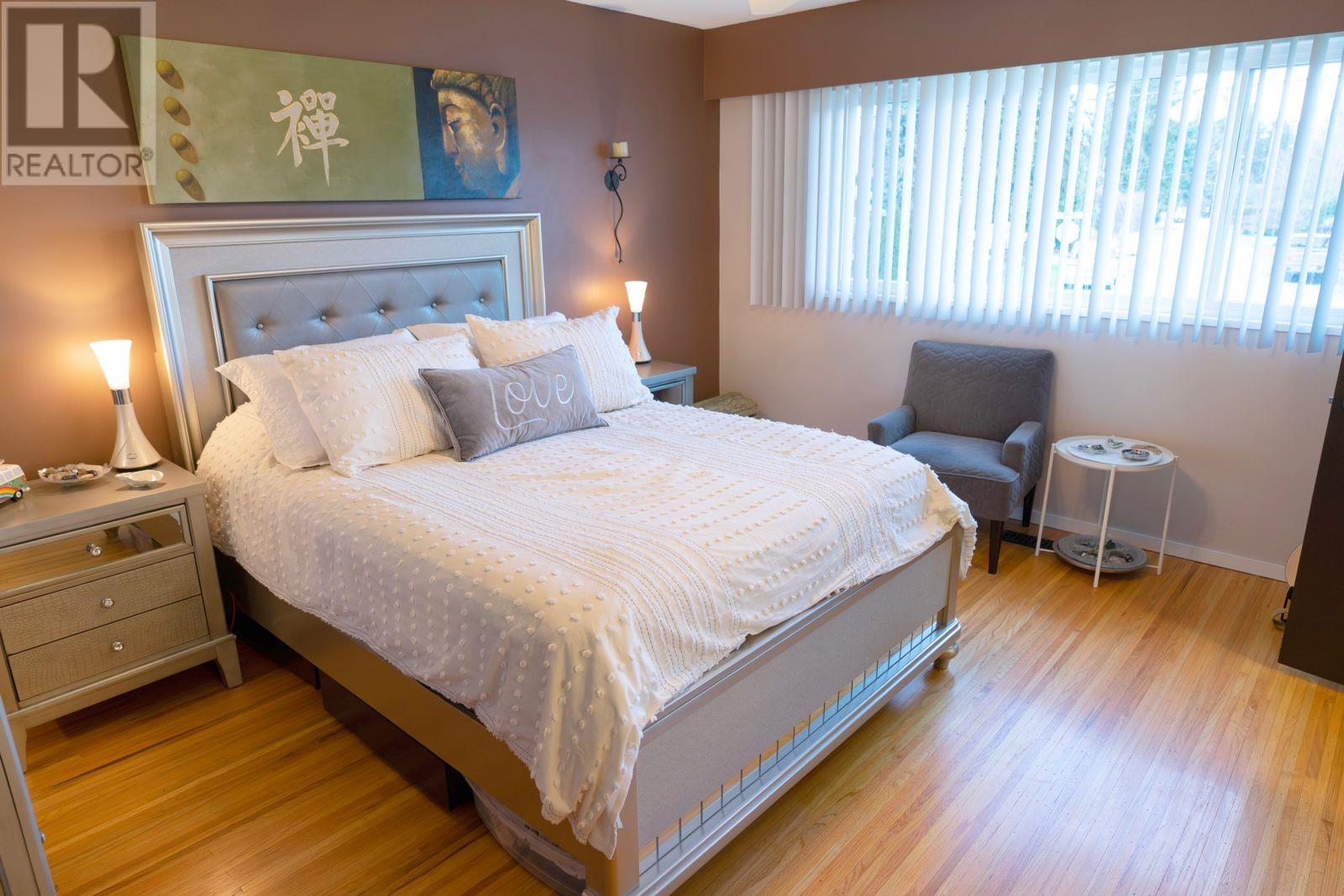 Photo 4 of 21776 Mountainview Crescent, Maple Ridge BC