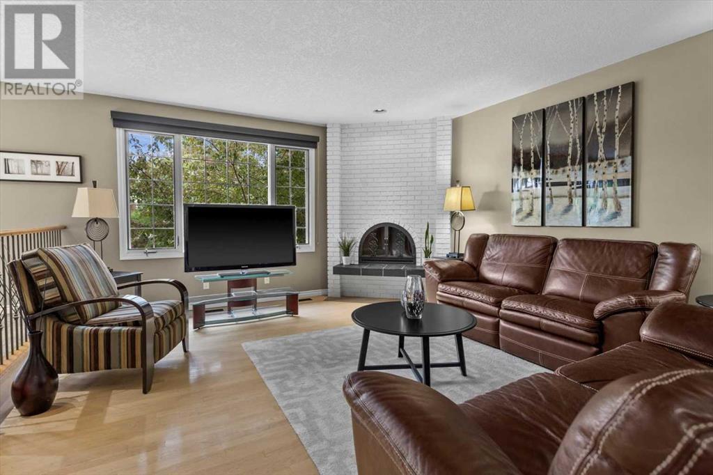 Single Family House for Sale in  Berkshire Road NW Beddington Heights Calgary 