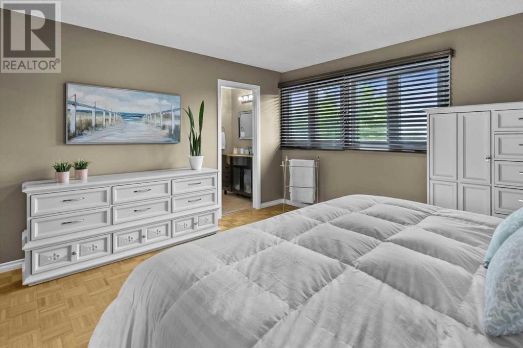 Single Family House for Sale in  Berkshire Road NW Beddington Heights Calgary 