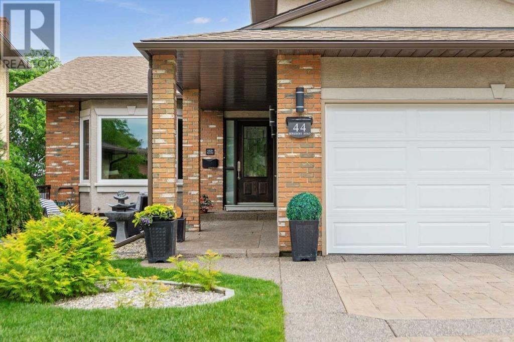 Single Family House for Sale in  Berkshire Road NW Beddington Heights Calgary 