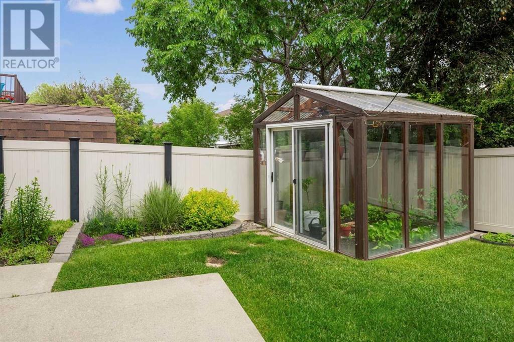 Single Family House for Sale in  Berkshire Road NW Beddington Heights Calgary 