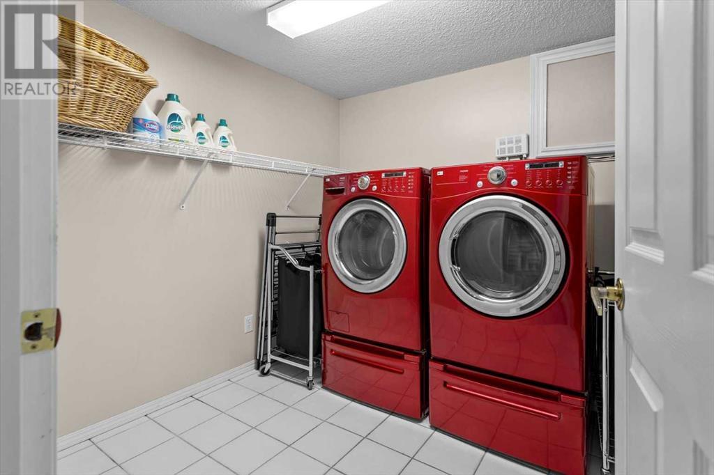 Single Family House for Sale in  Berkshire Road NW Beddington Heights Calgary 