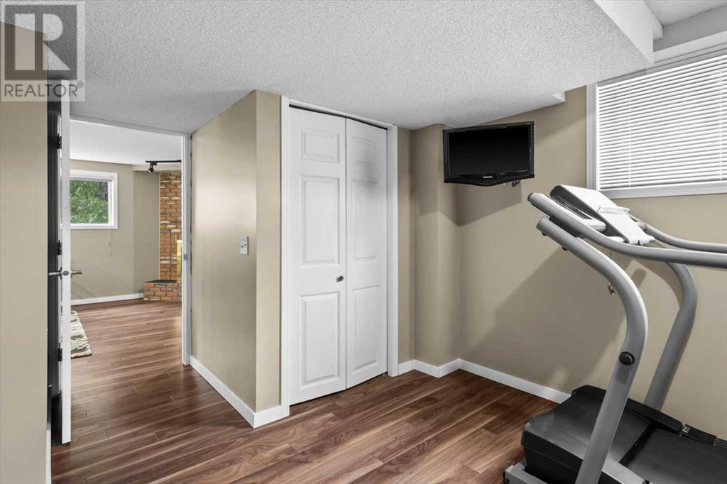 Single Family House for Sale in  Berkshire Road NW Beddington Heights Calgary 