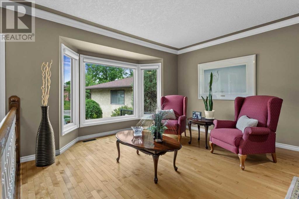 Single Family House for Sale in  Berkshire Road NW Beddington Heights Calgary 