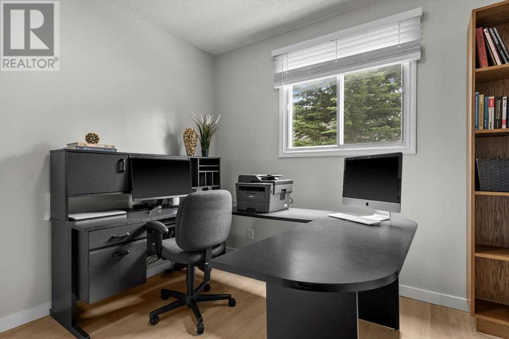 Single Family House for Sale in  Berkshire Road NW Beddington Heights Calgary 