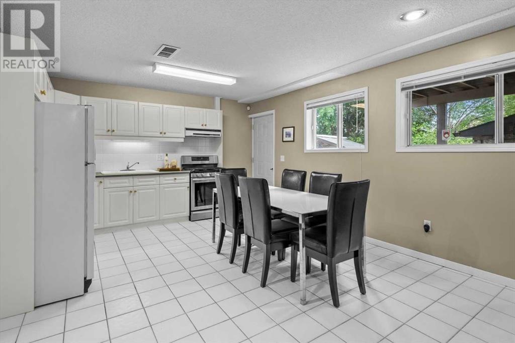 Single Family House for Sale in  Berkshire Road NW Beddington Heights Calgary 