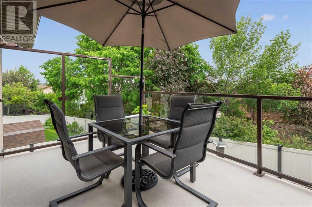 Single Family House for Sale in  Berkshire Road NW Beddington Heights Calgary 