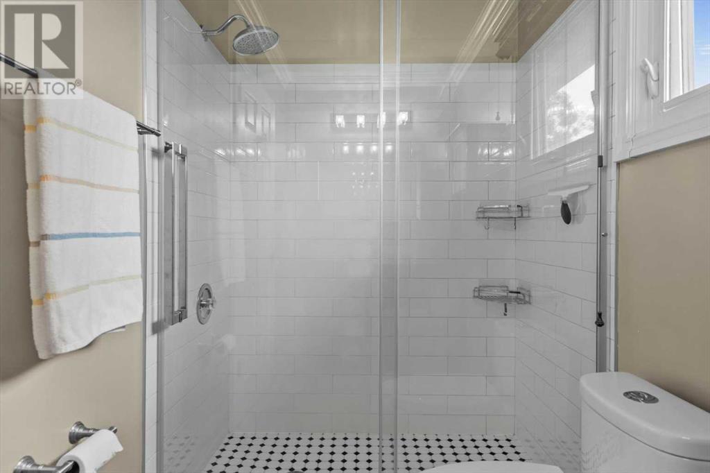 Single Family House for Sale in  Berkshire Road NW Beddington Heights Calgary 