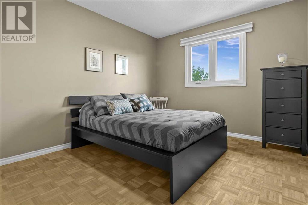 Single Family House for Sale in  Berkshire Road NW Beddington Heights Calgary 