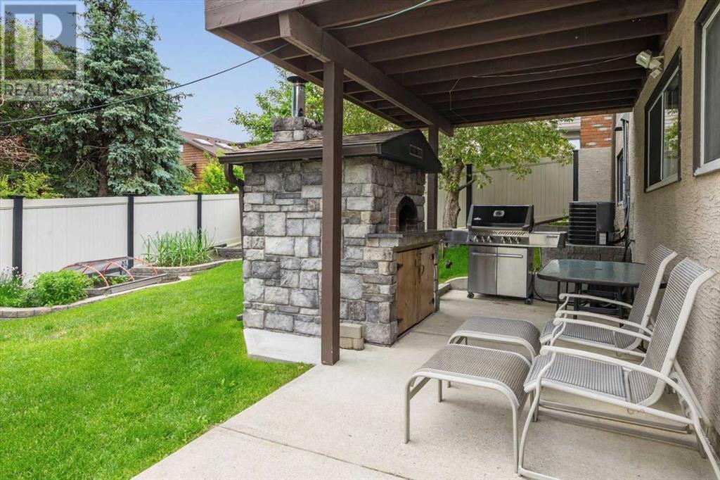 Single Family House for Sale in  Berkshire Road NW Beddington Heights Calgary 