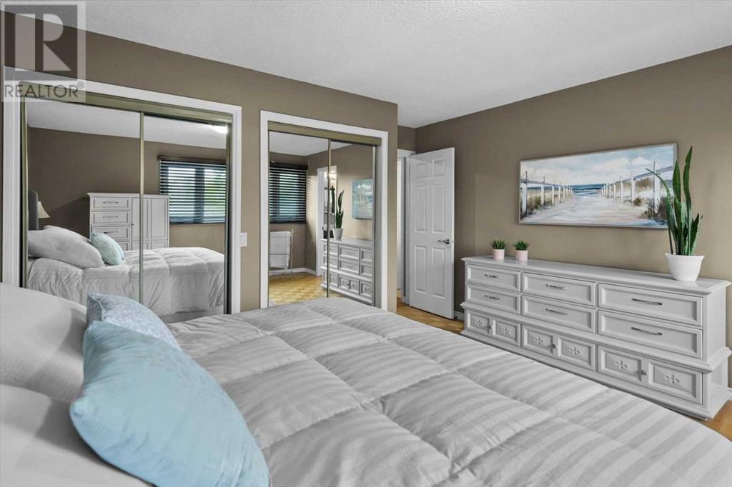 Single Family House for Sale in  Berkshire Road NW Beddington Heights Calgary 