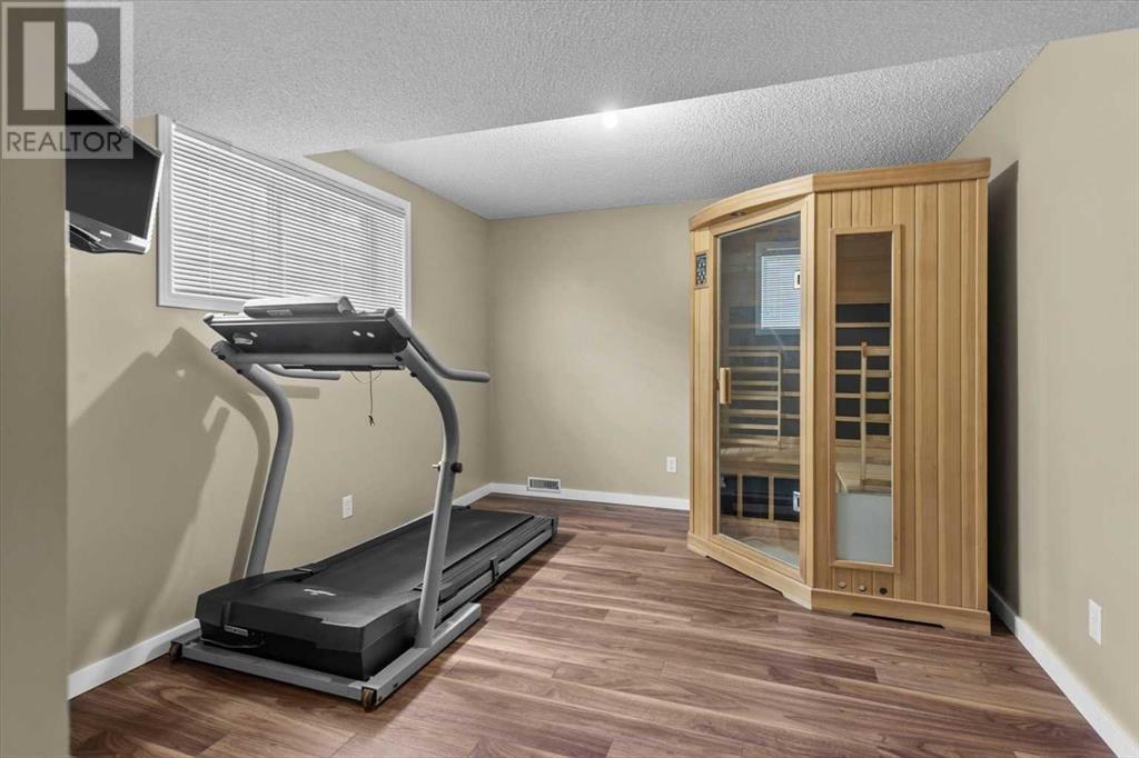Single Family House for Sale in  Berkshire Road NW Beddington Heights Calgary 