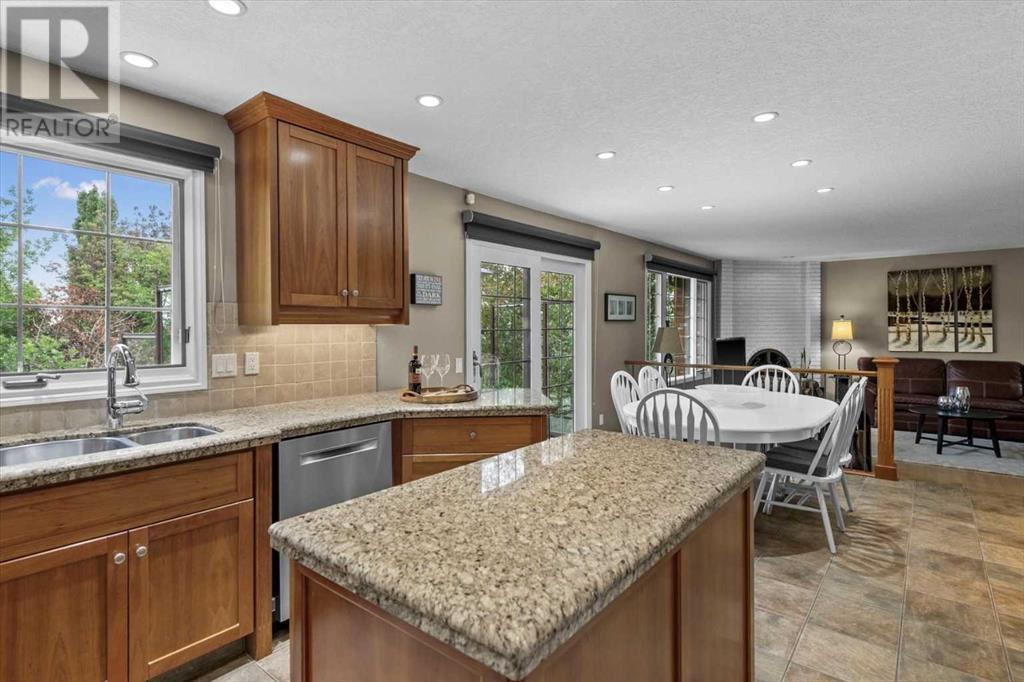 Single Family House for Sale in  Berkshire Road NW Beddington Heights Calgary 
