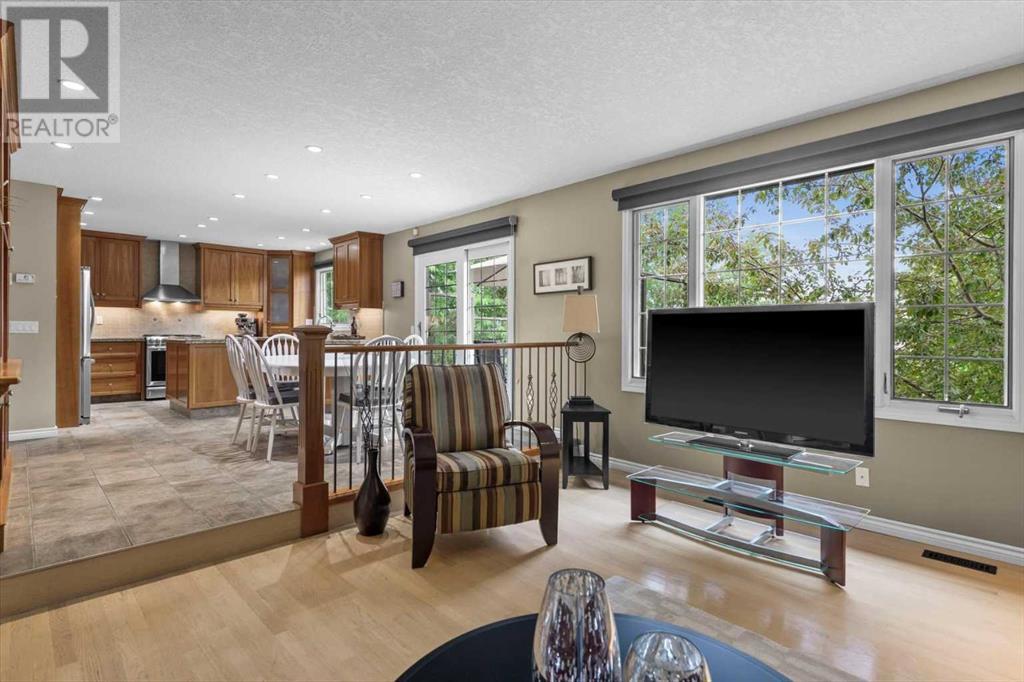 Single Family House for Sale in  Berkshire Road NW Beddington Heights Calgary 
