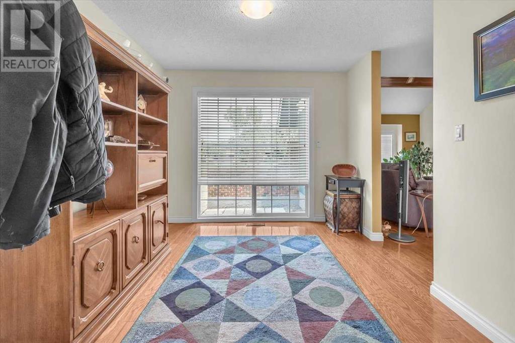 Single Family House for Sale in  Woodfield Close SW Woodbine Calgary 