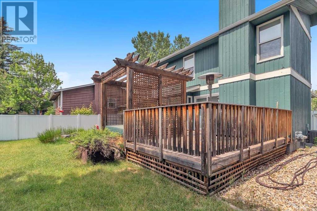 Single Family House for Sale in  Woodfield Close SW Woodbine Calgary 