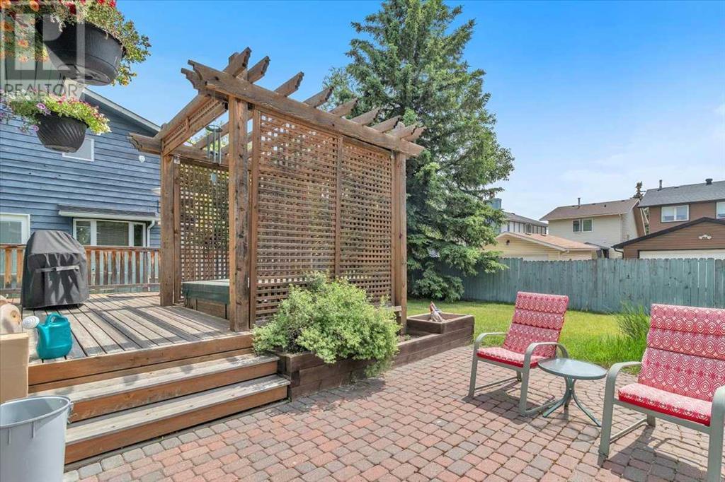 Single Family House for Sale in  Woodfield Close SW Woodbine Calgary 