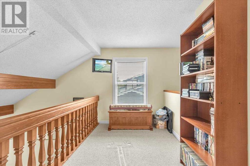 Single Family House for Sale in  Woodfield Close SW Woodbine Calgary 
