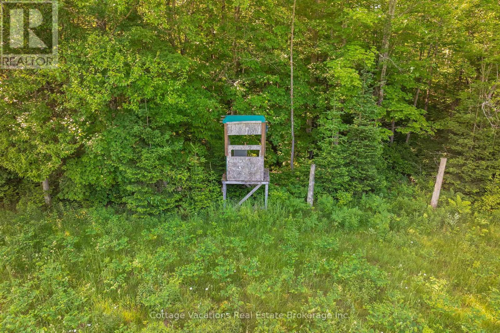 Photo 2 of 1678 Fern Glen Road W, Perry ON