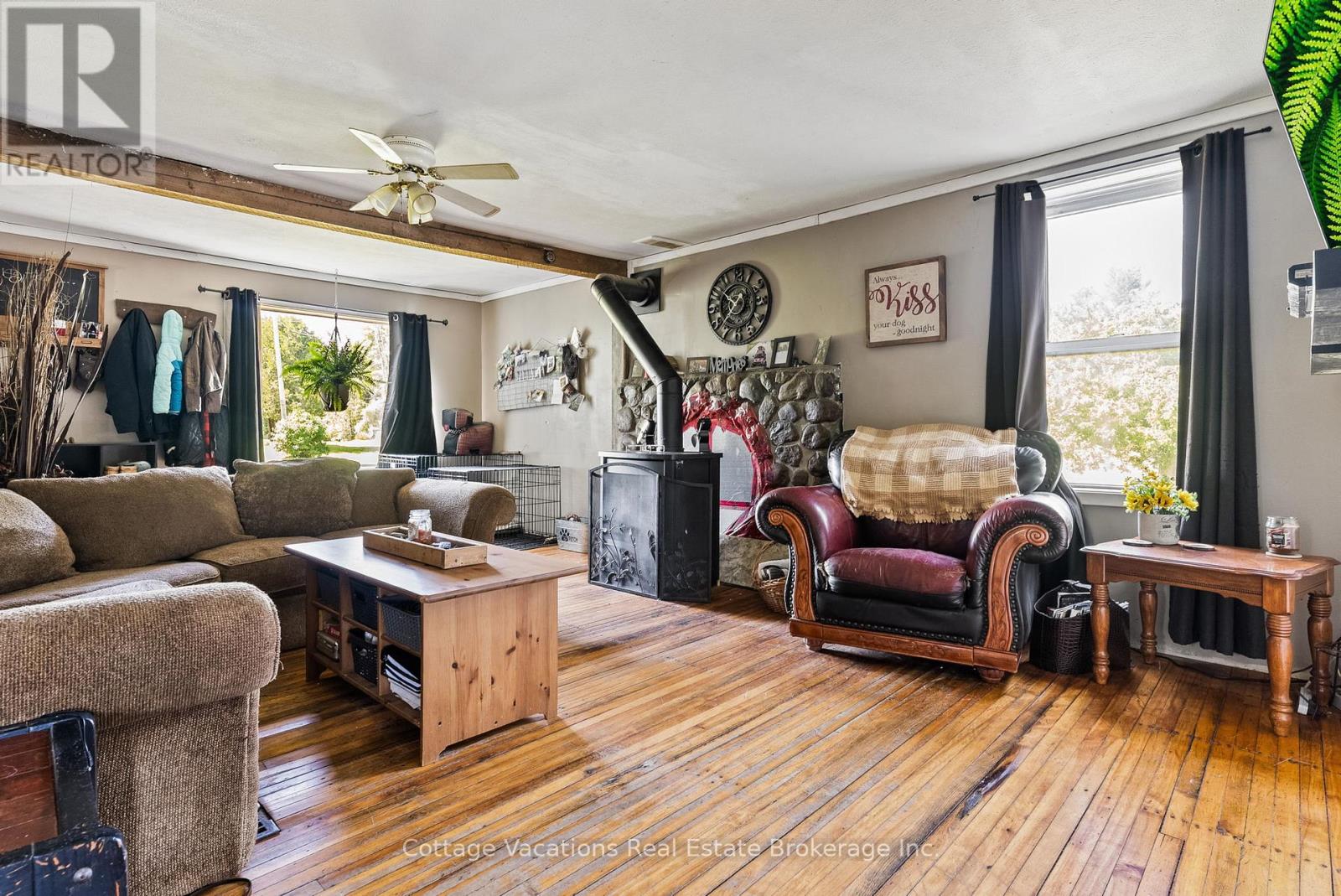 Photo 25 of 1678 Fern Glen Road W, Perry ON