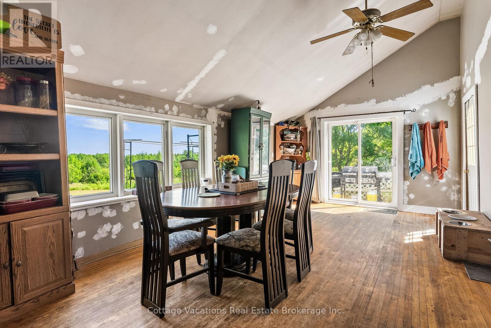 Photo 35 of 1678 Fern Glen Road W, Perry ON