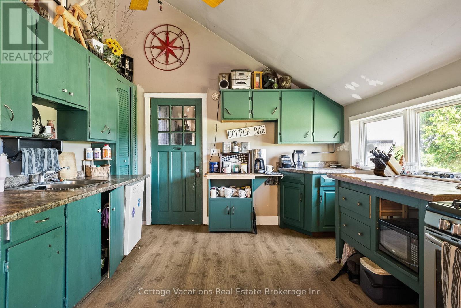 Photo 41 of 1678 Fern Glen Road W, Perry ON