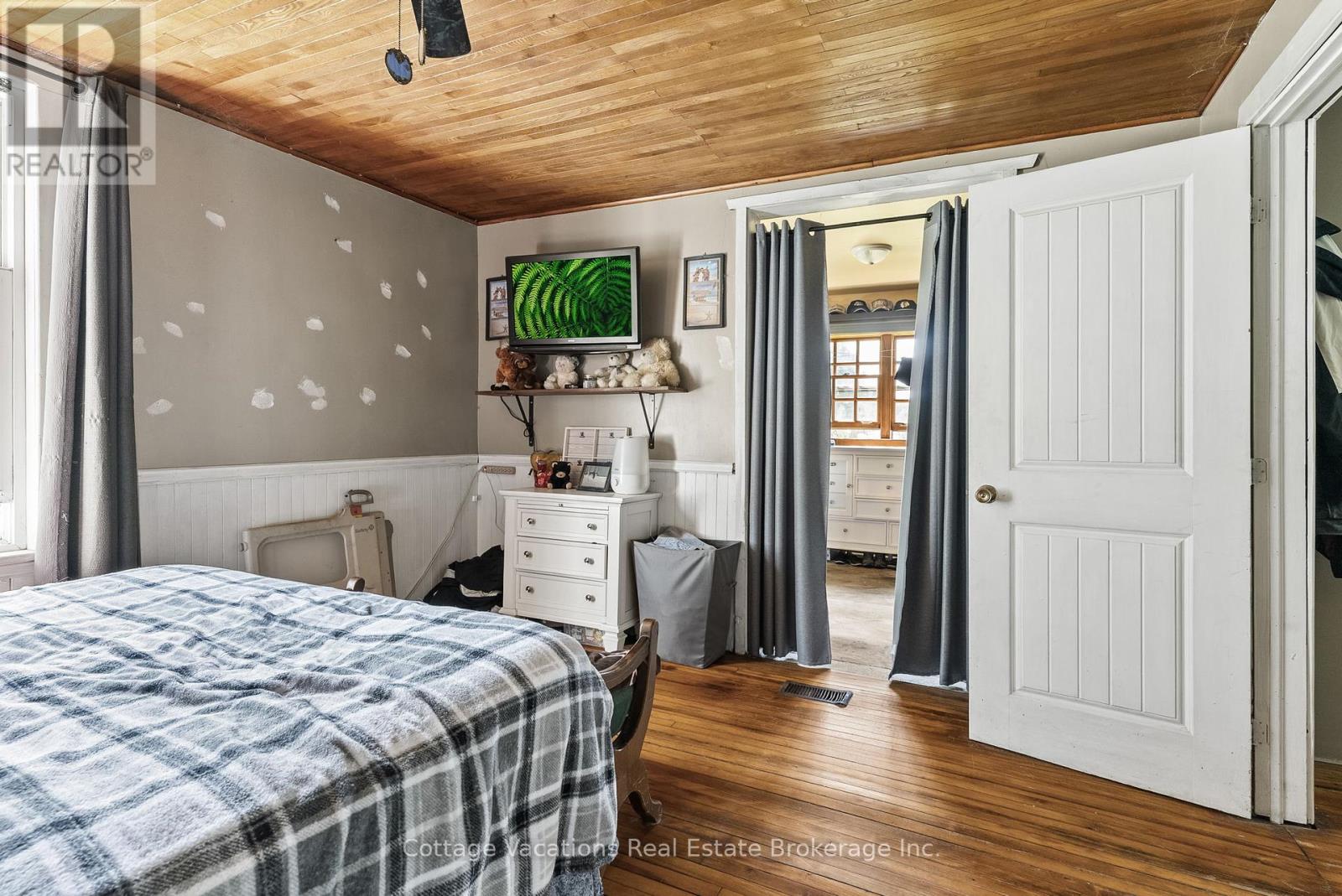 Photo 48 of 1678 Fern Glen Road W, Perry ON