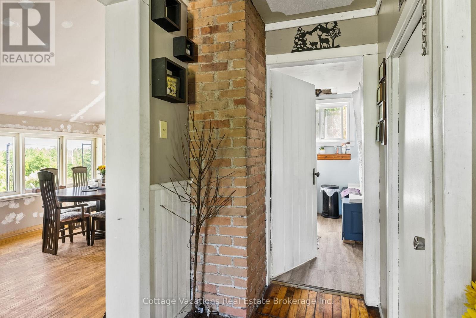 Photo 9 of 1678 Fern Glen Road W, Perry ON