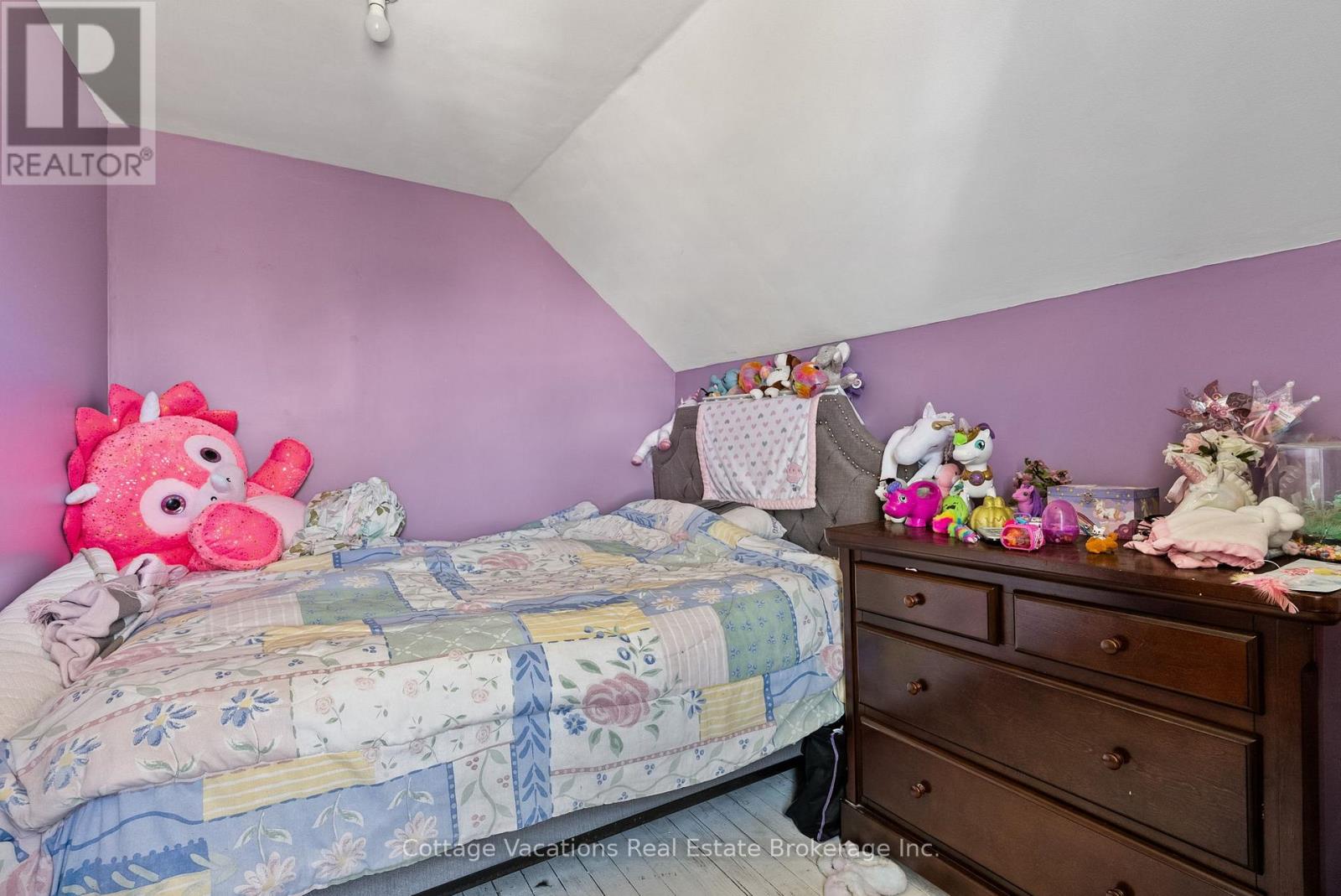Photo 18 of 1678 Fern Glen Road W, Perry ON
