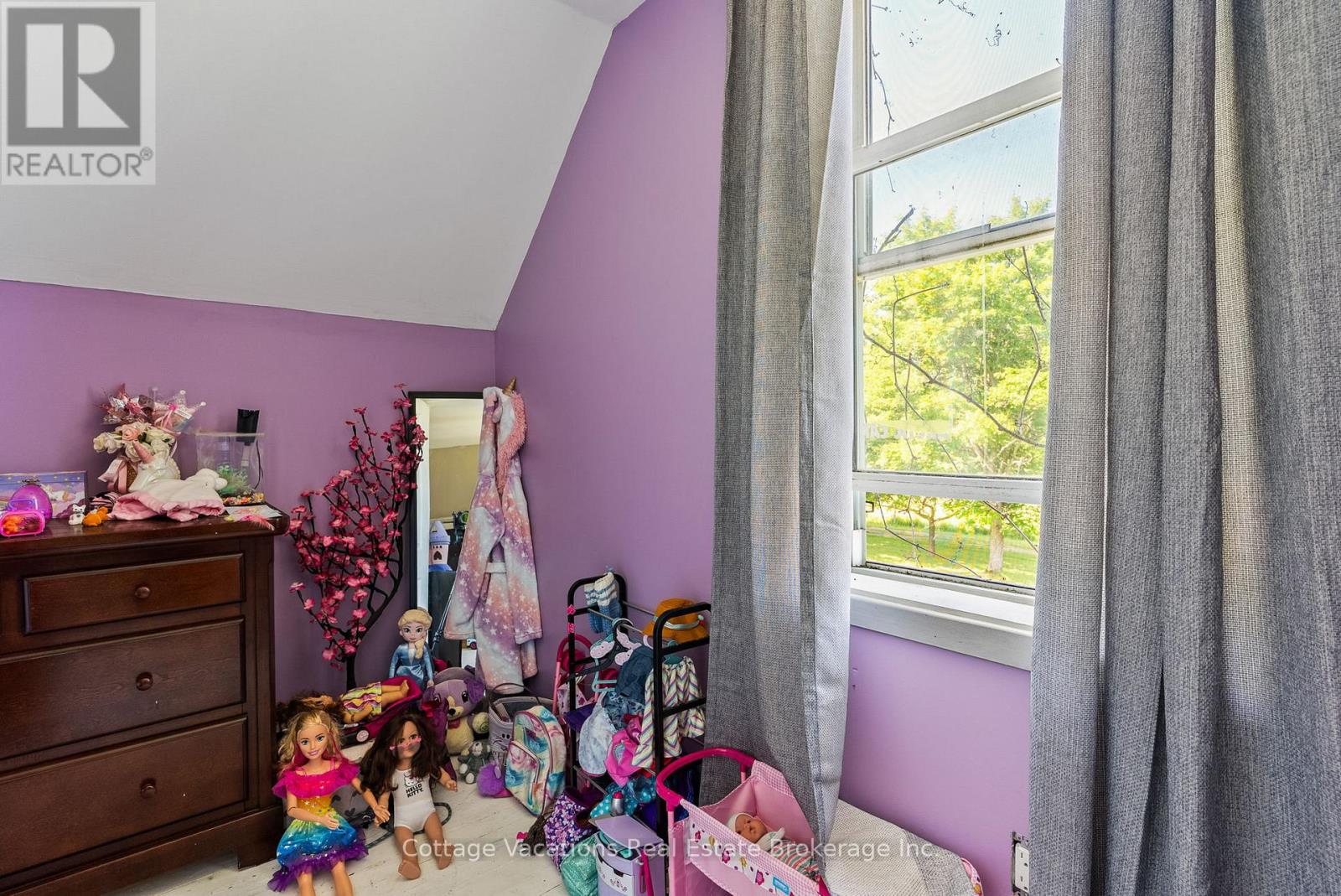 Photo 7 of 1678 Fern Glen Road W, Perry ON