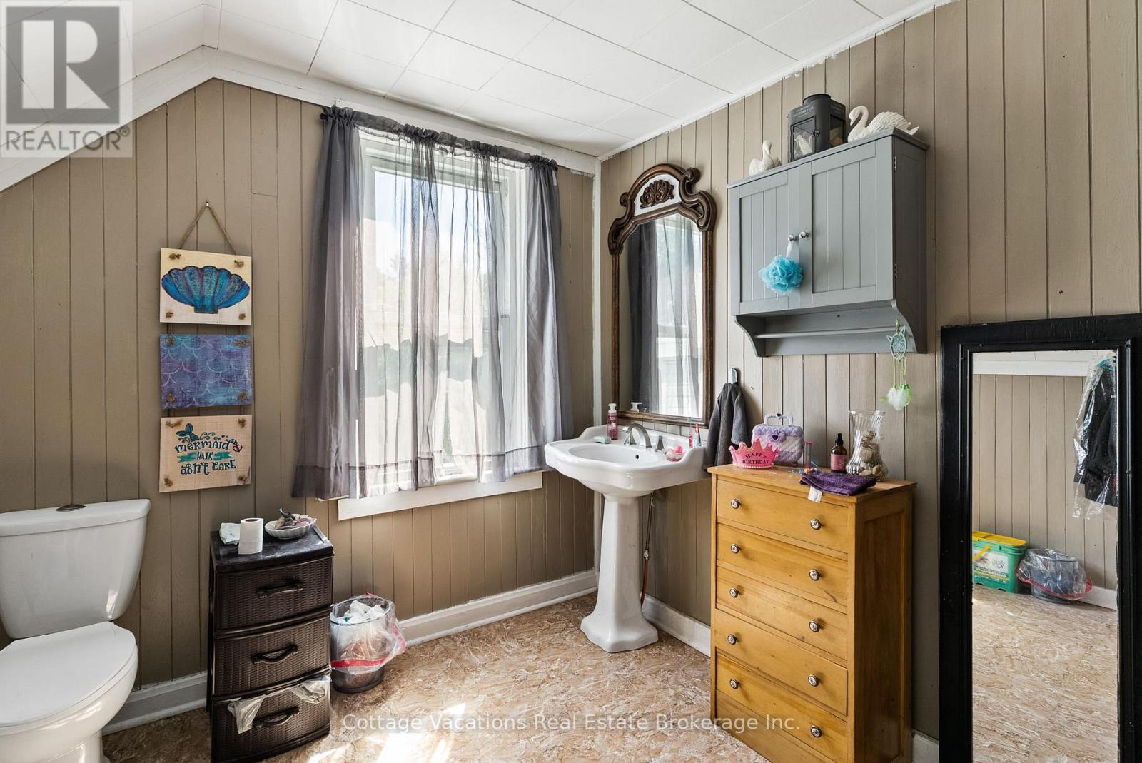 Photo 12 of 1678 Fern Glen Road W, Perry ON