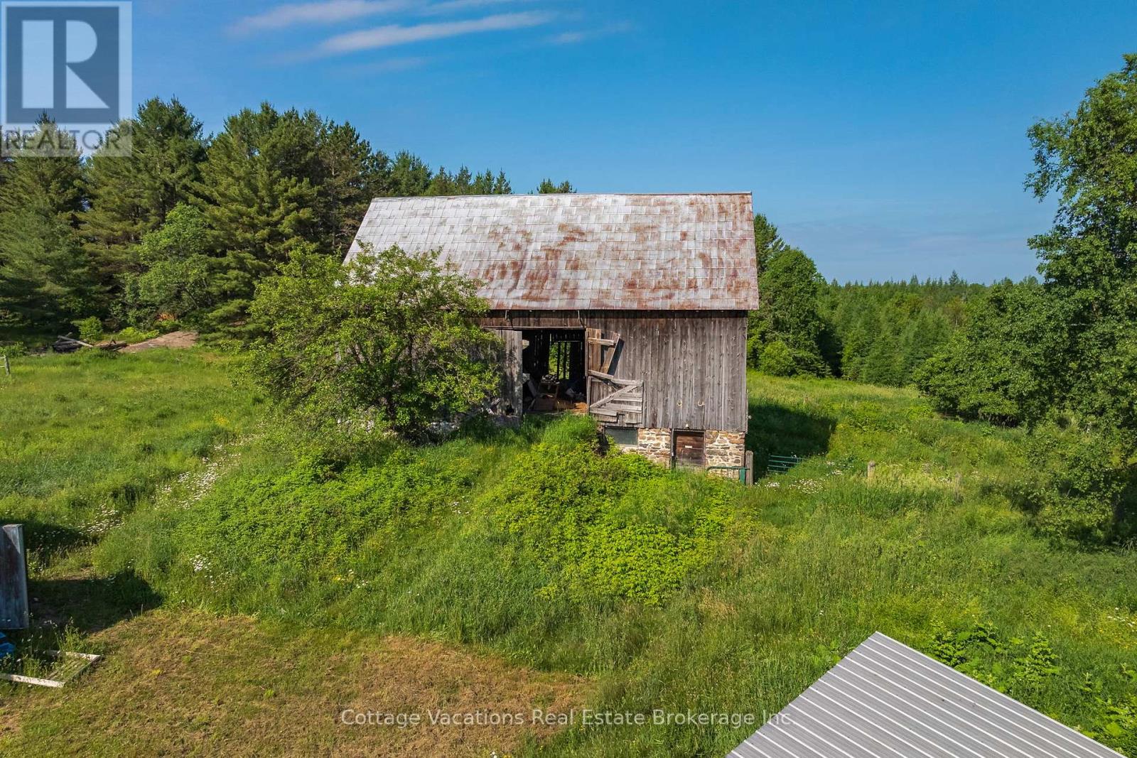 Photo 30 of 1678 Fern Glen Road W, Perry ON