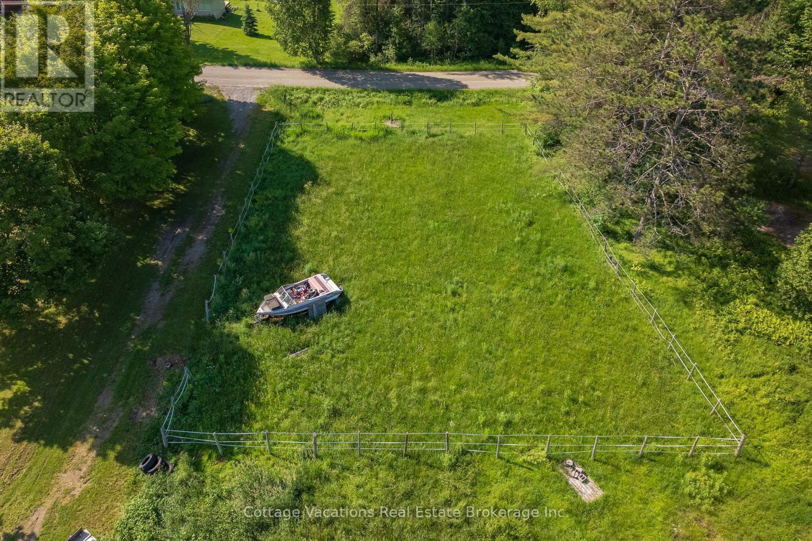 Photo 24 of 1678 Fern Glen Road W, Perry ON