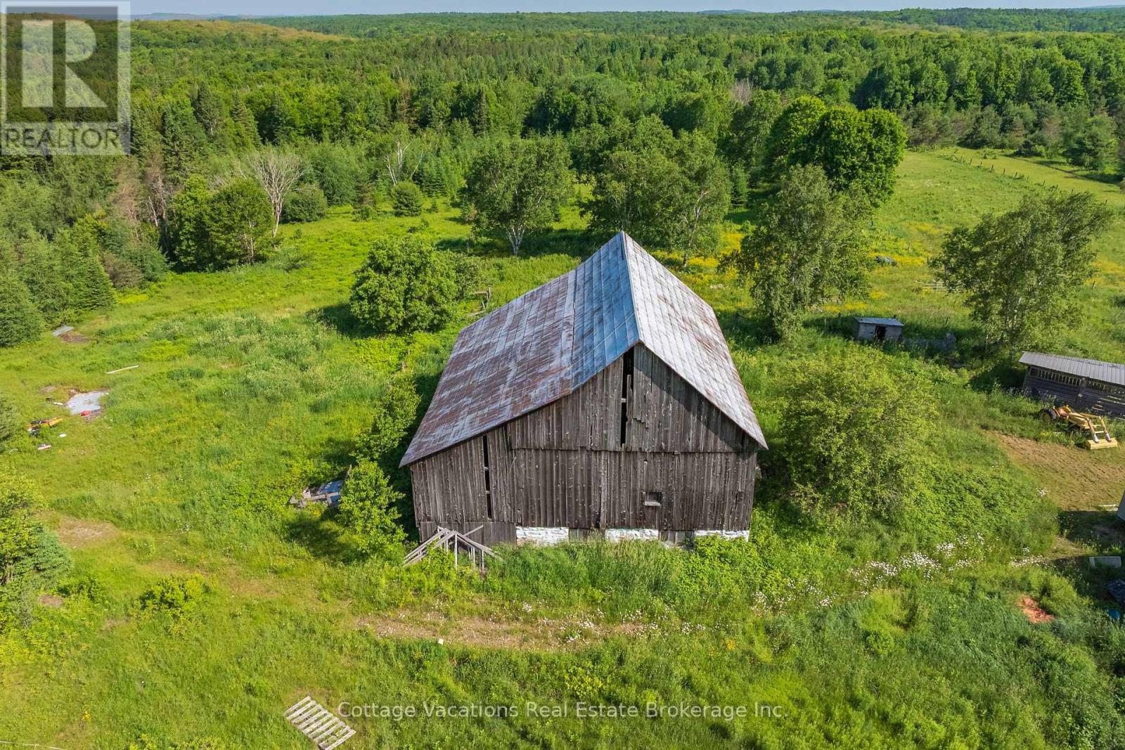 Photo 45 of 1678 Fern Glen Road W, Perry ON