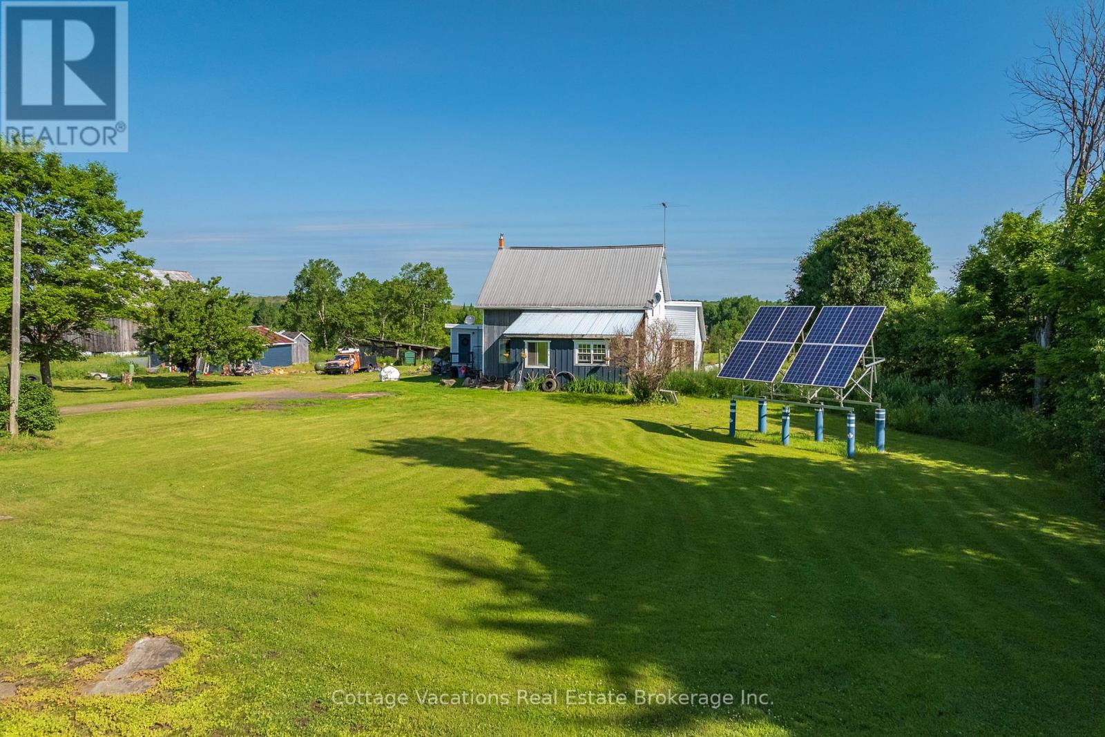 Photo 5 of 1678 Fern Glen Road W, Perry ON