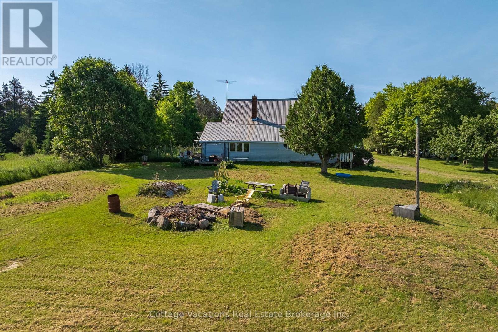 Photo 4 of 1678 Fern Glen Road W, Perry ON